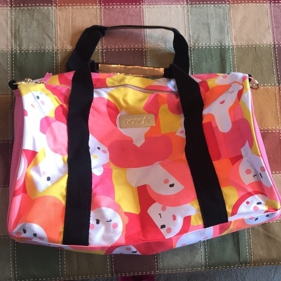 Brand New Benefit Multi-Colored Duffle Gym Bag w/ Removable Shoulder Strap - Picture 2 of 10